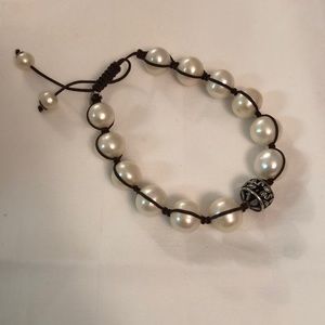 Pearl & leather bracelet